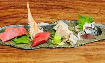 刺身盛り合わせ